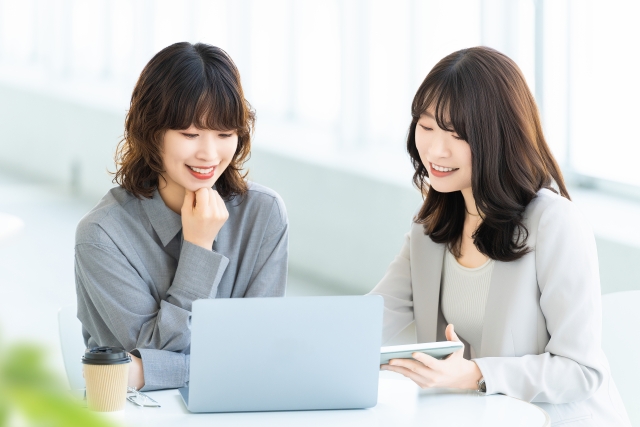 ミーティング中の女性